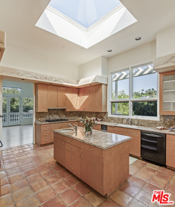 3780 Multiview Dr