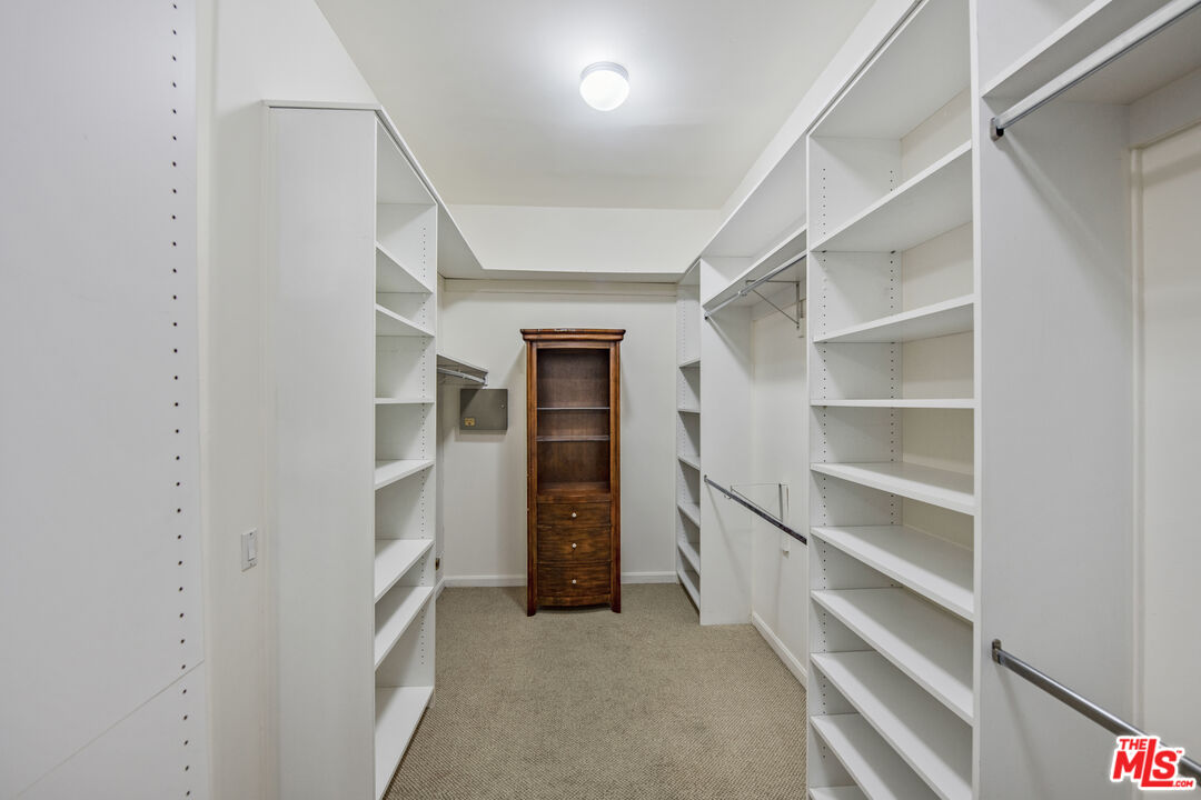 3780 Multiview Dr