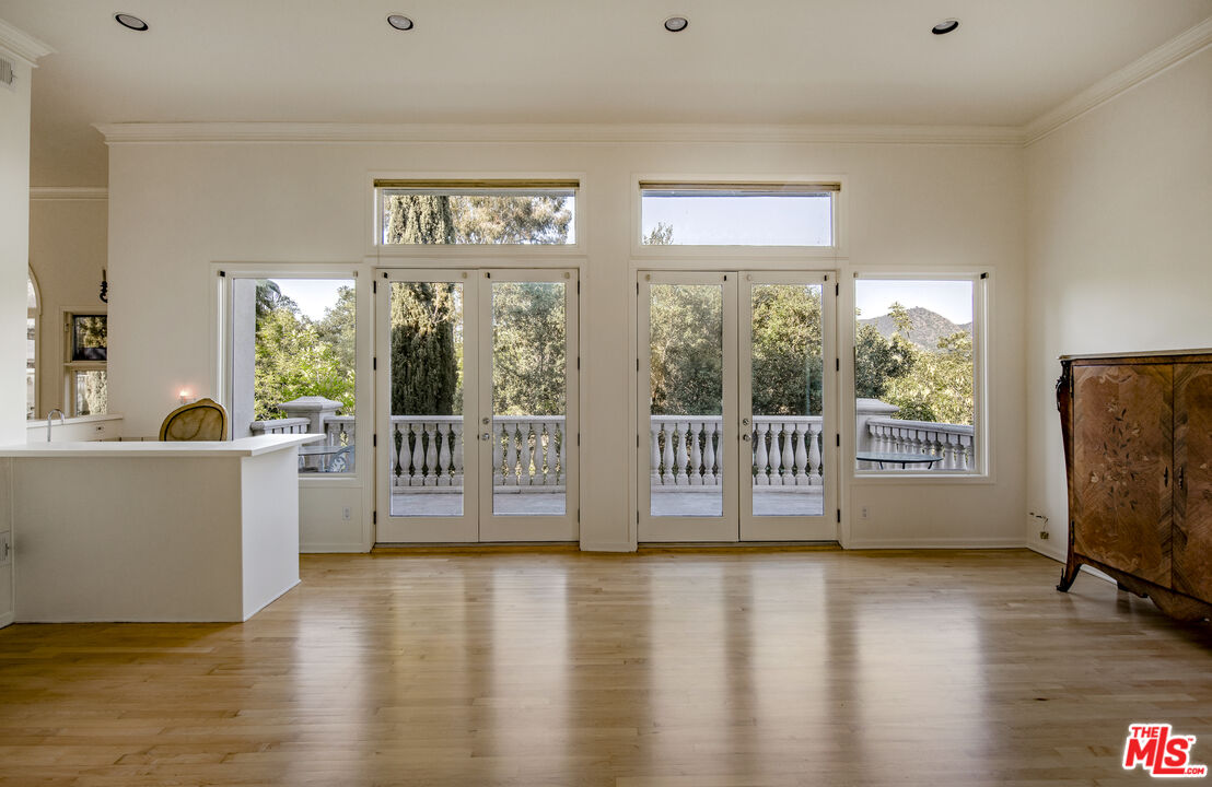 3780 Multiview Dr