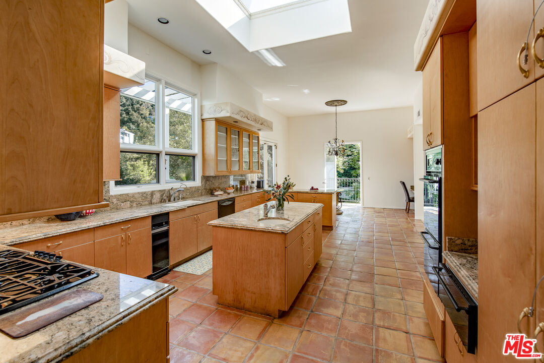 3780 Multiview Dr