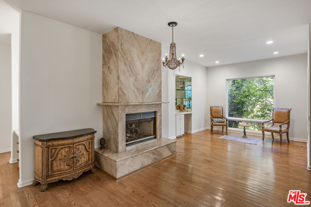 3780 Multiview Dr