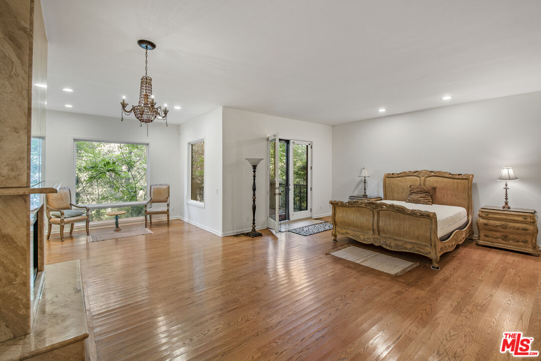 3780 Multiview Dr