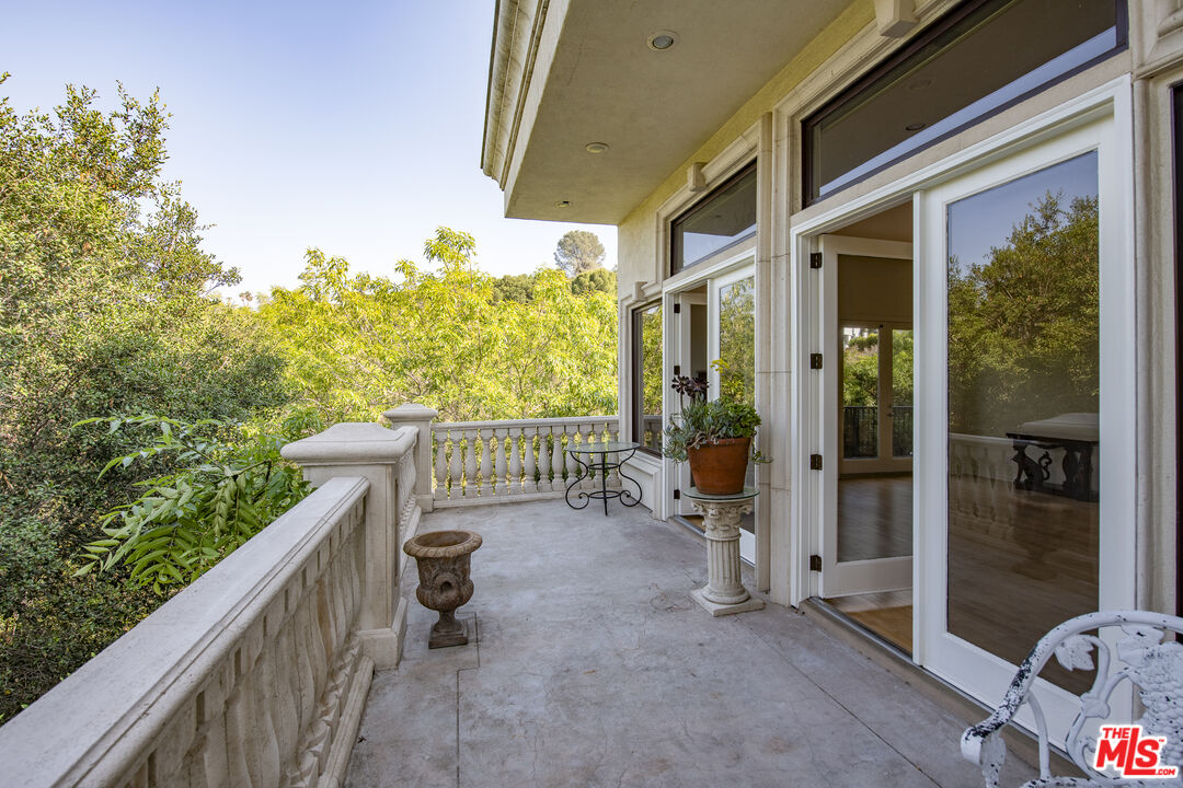 3780 Multiview Dr