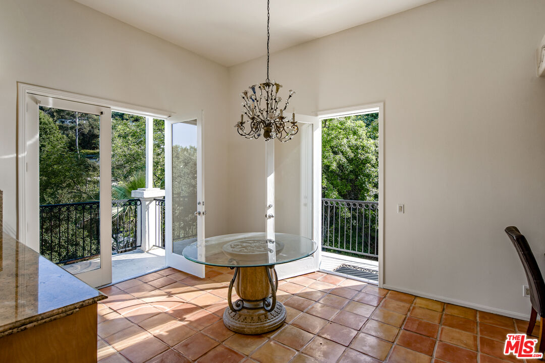 3780 Multiview Dr