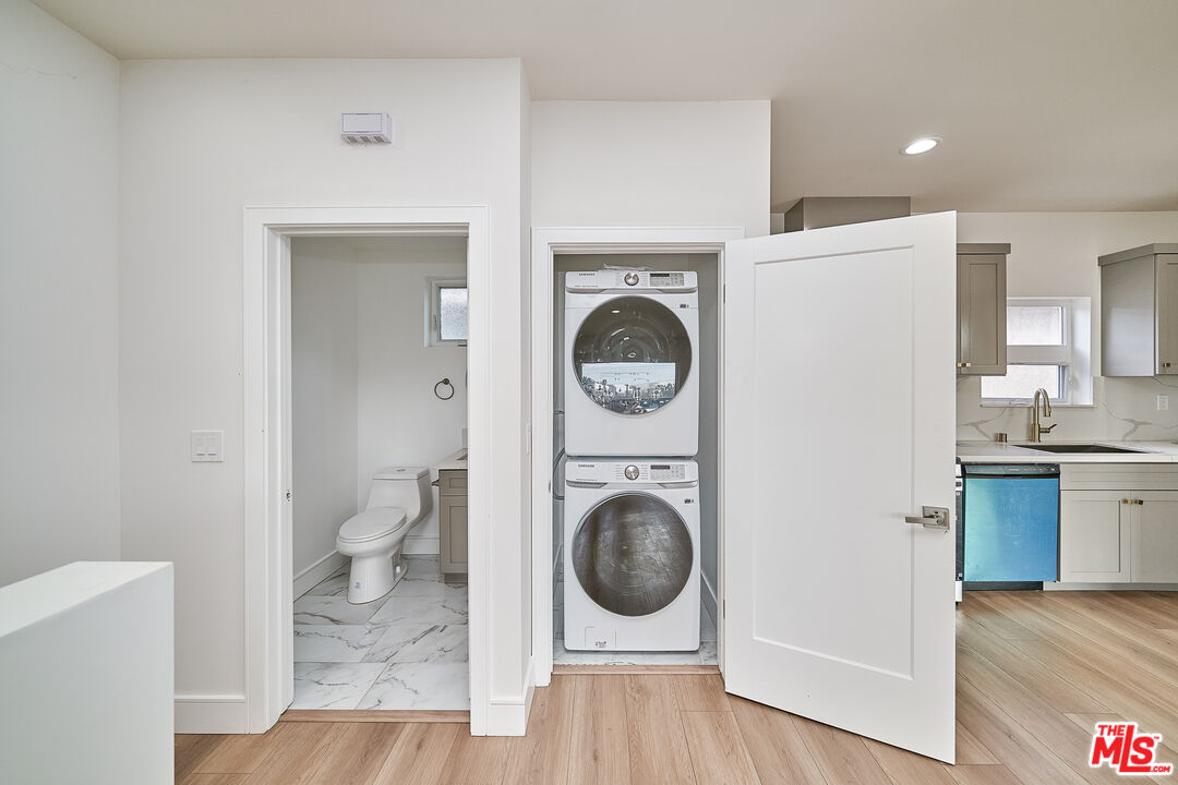 1106 Queen Anne Pl Unit: 1106