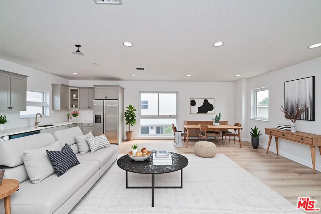 1106 Queen Anne Pl Unit: 1106 1/2