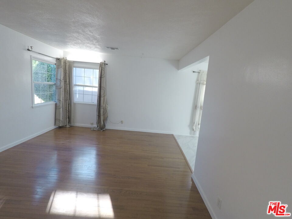 4138 Commonwealth Ave