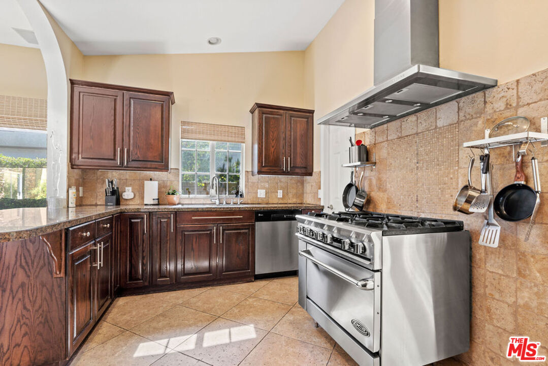 108 Chelsea Cir