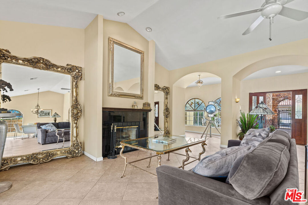 108 Chelsea Cir