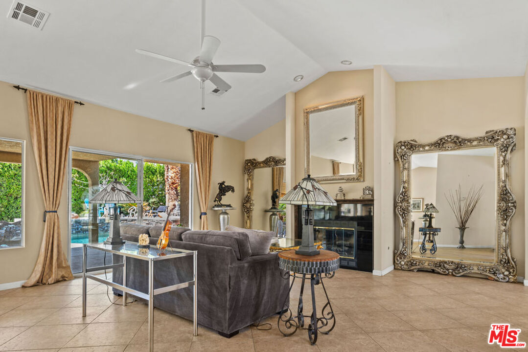108 Chelsea Cir