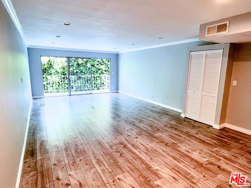 4520 Natick Ave Unit: 207