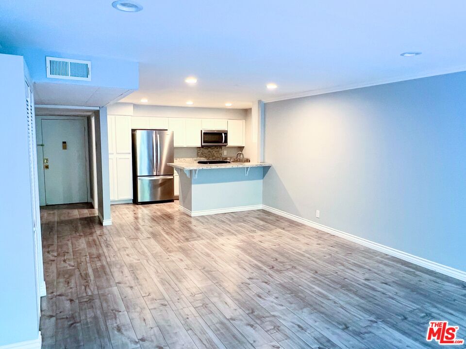 4520 Natick Ave Unit: 207
