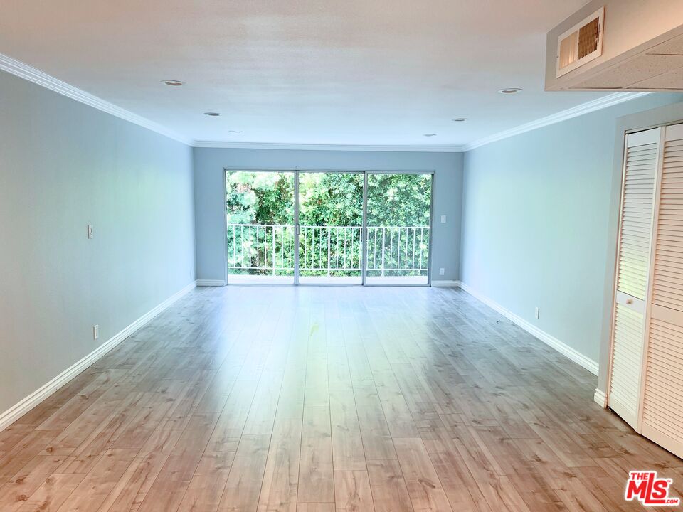 4520 Natick Ave Unit: 207