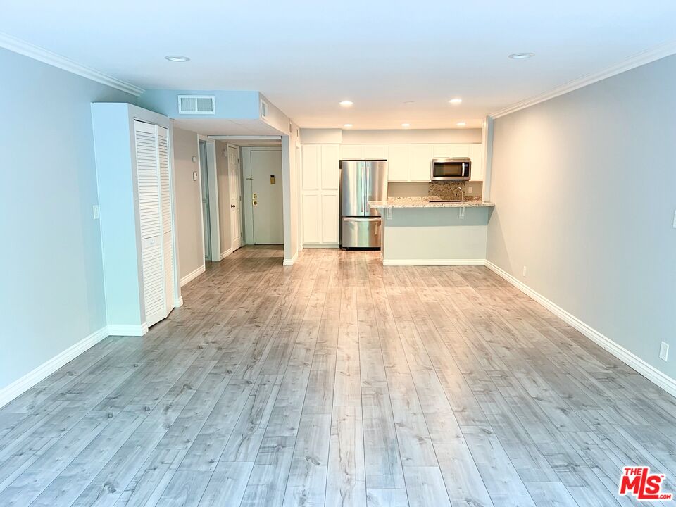 4520 Natick Ave Unit: 207
