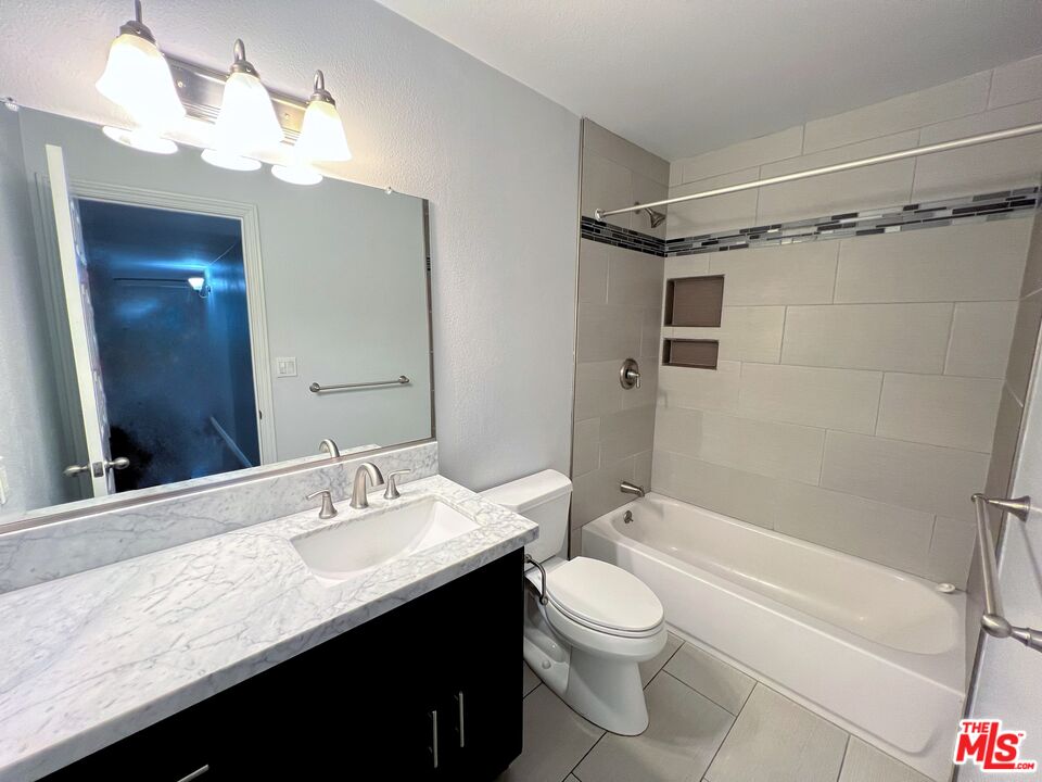 4520 Natick Ave Unit: 207