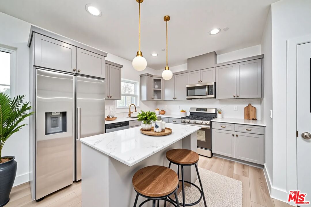 1108 Queen Anne Pl Unit: 1108 1/2