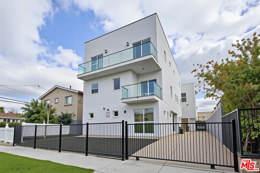 1108 Queen Anne Pl Unit: 1108 1/2