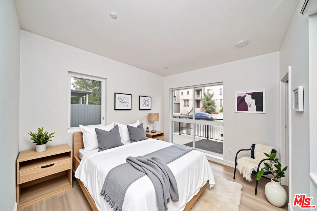 1108 Queen Anne Pl Unit: 1108 1/2