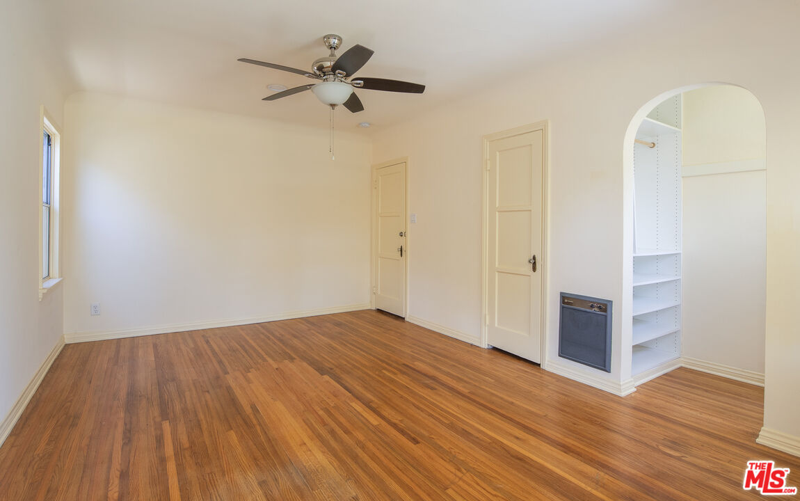 3220 W 78th Pl