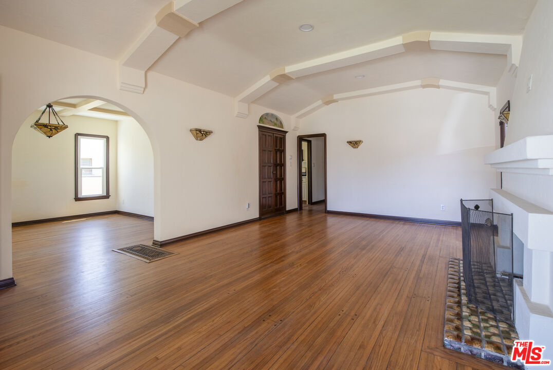 3220 W 78th Pl