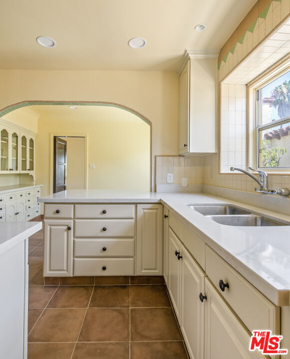 3220 W 78th Pl