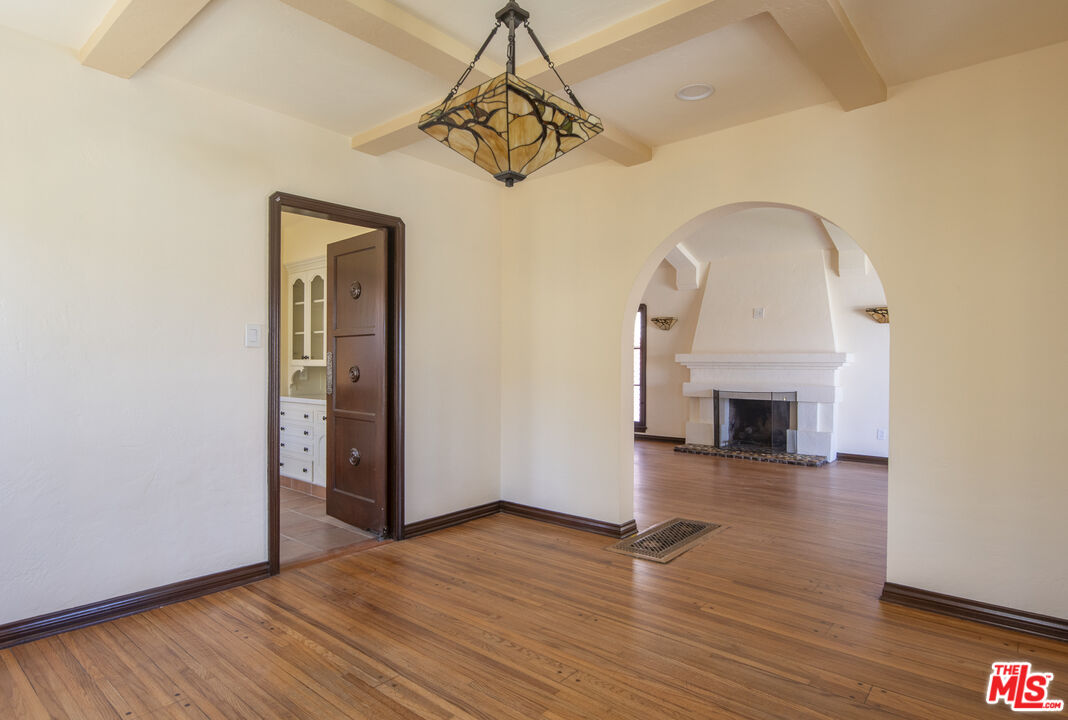 3220 W 78th Pl
