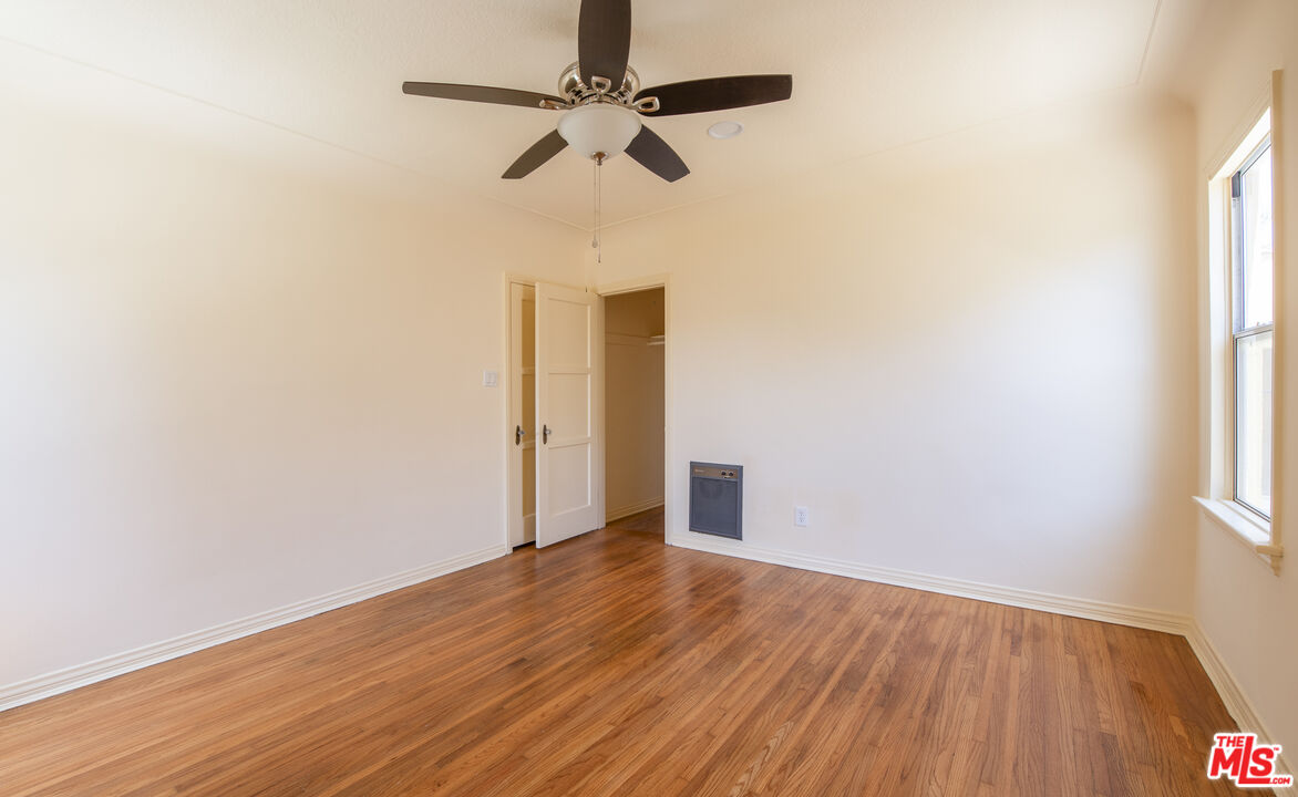 3220 W 78th Pl