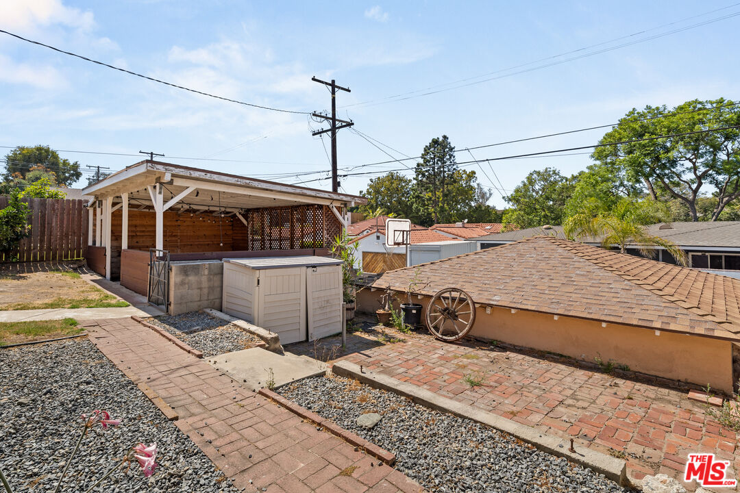 2923 Urban Ave