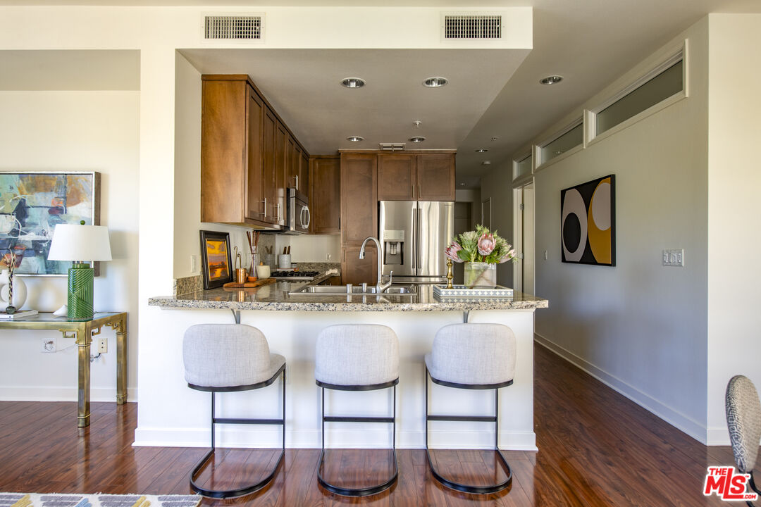 21301 Erwin St Unit: 340
