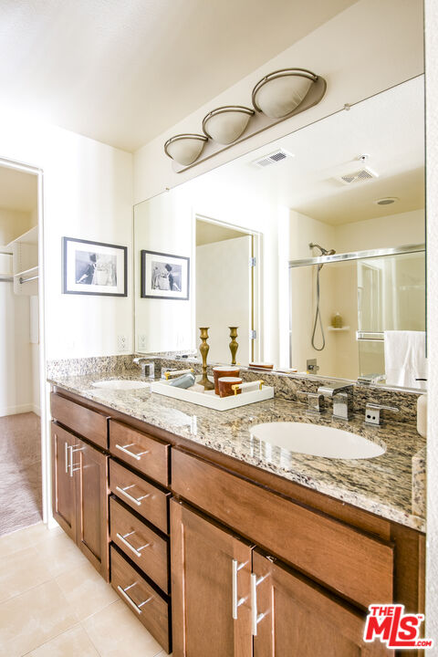 21301 Erwin St Unit: 340