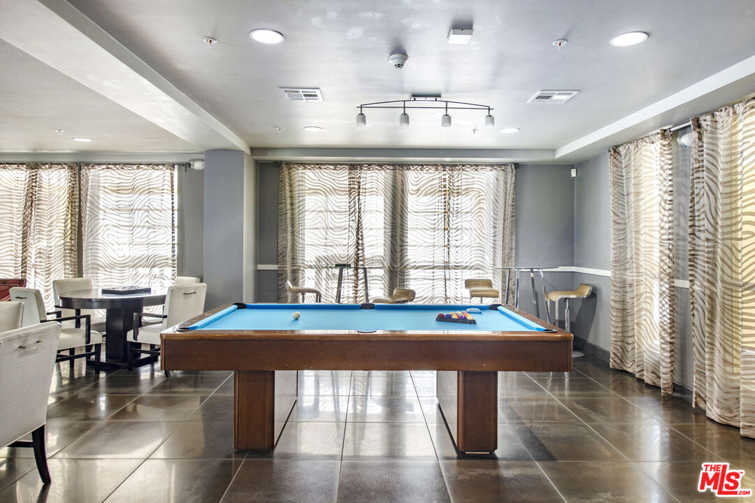 21301 Erwin St Unit: 340