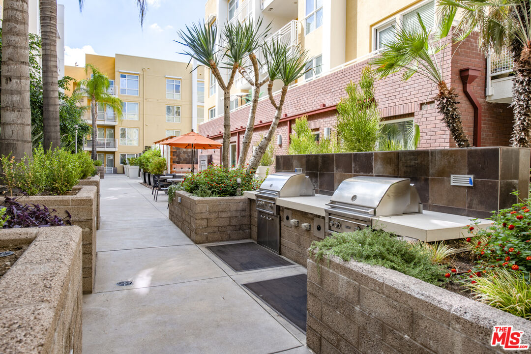 21301 Erwin St Unit: 340