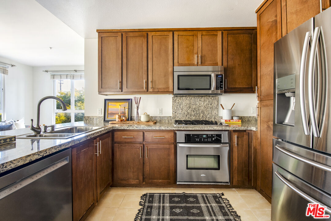 21301 Erwin St Unit: 340