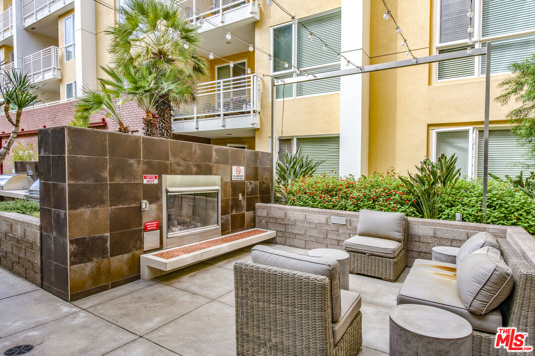 21301 Erwin St Unit: 340
