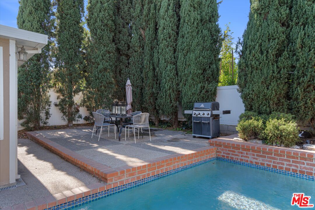 6331 Geyser Ave