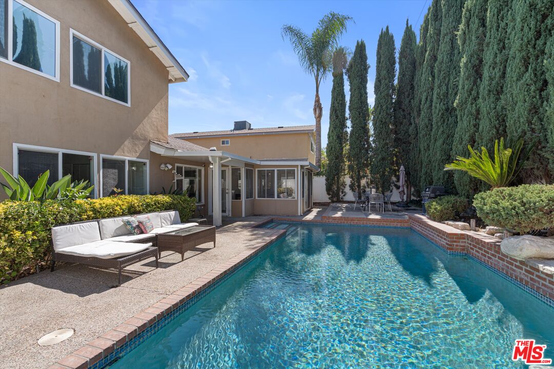 6331 Geyser Ave