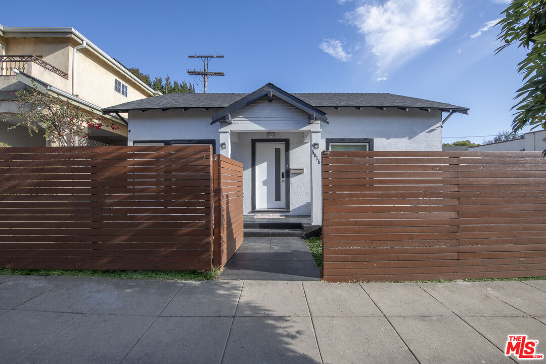 4616 Rosewood Ave