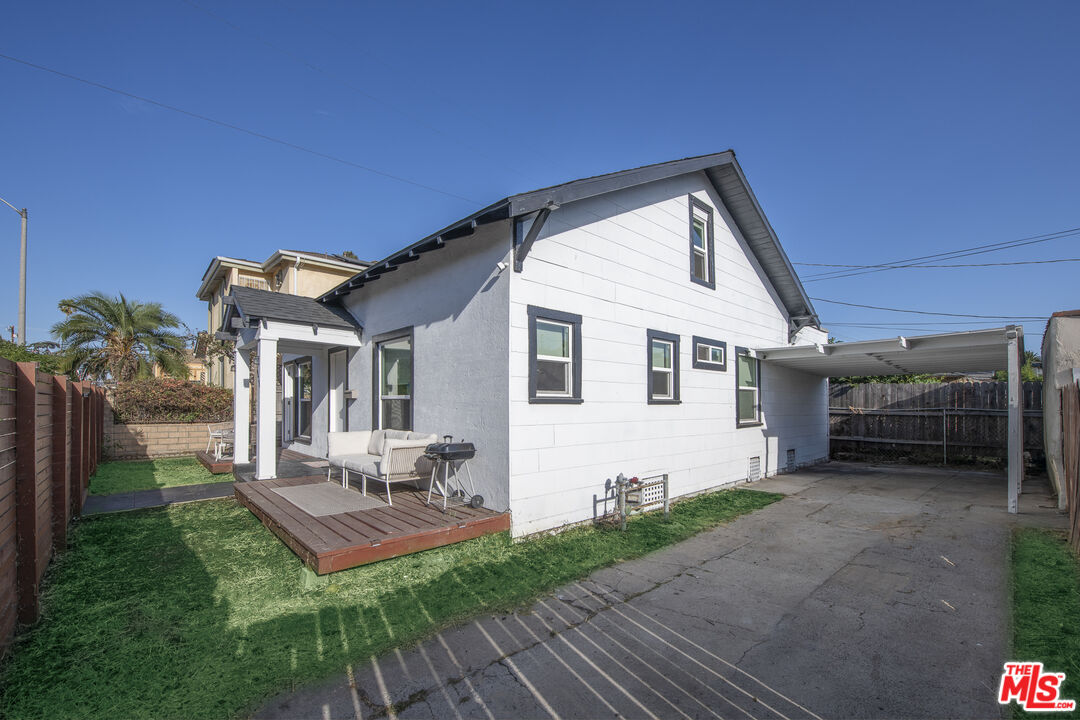 4616 Rosewood Ave