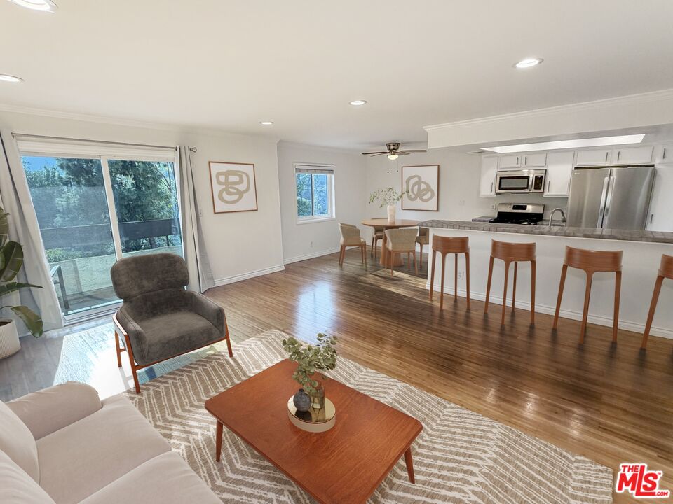2700 Cahuenga Blvd Unit: 2209