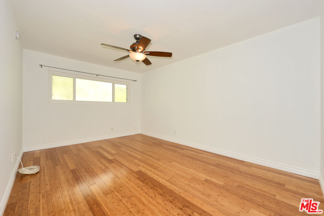 2700 Cahuenga Blvd Unit: 2209