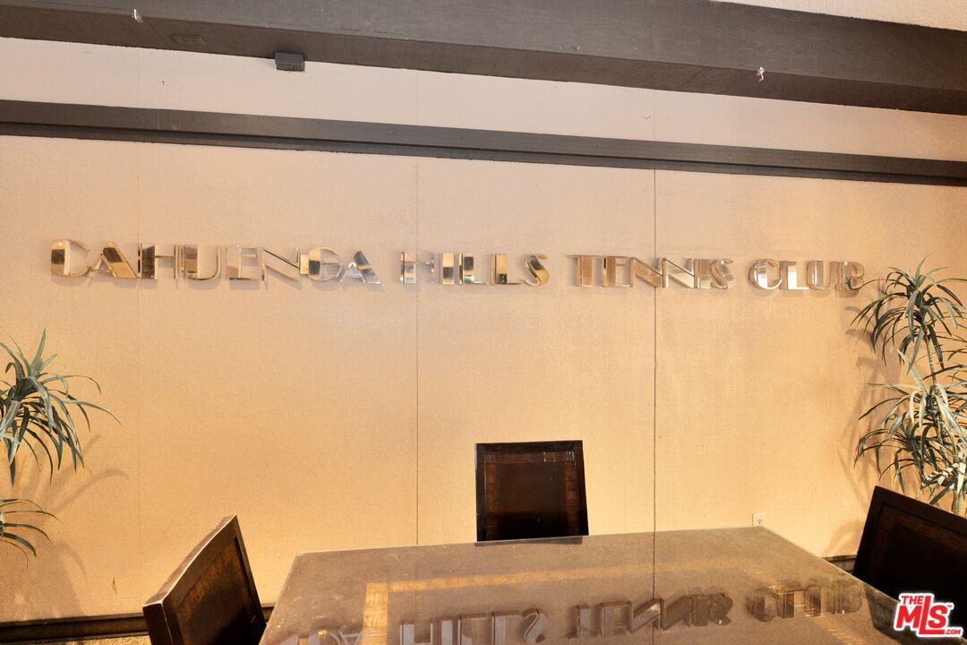 2700 Cahuenga Blvd Unit: 2209