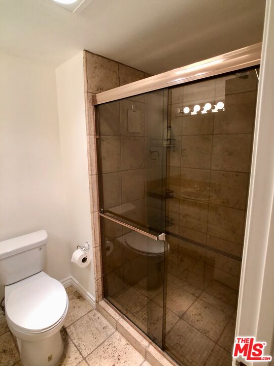 2700 Cahuenga Blvd Unit: 2209