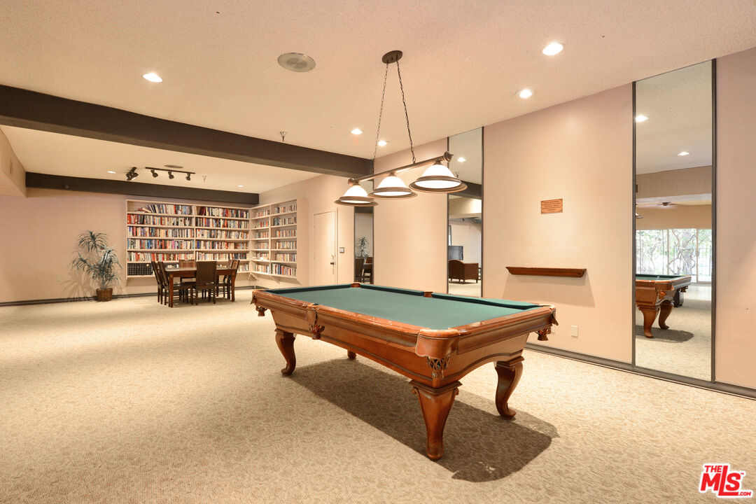 2700 Cahuenga Blvd Unit: 2209