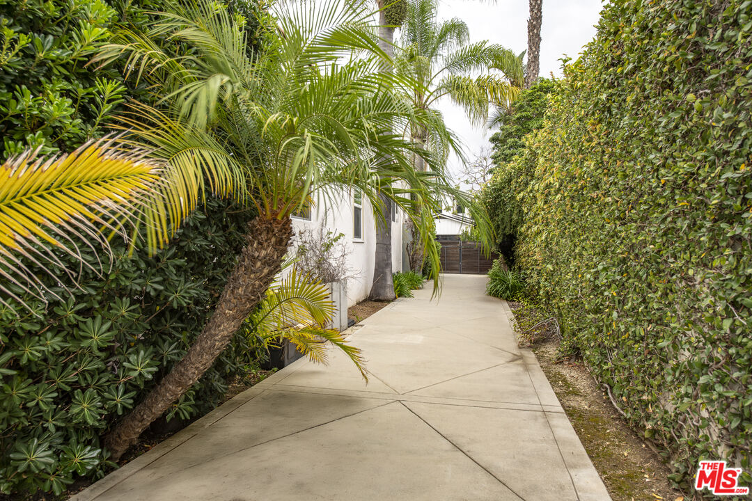 807 N Stanley Ave