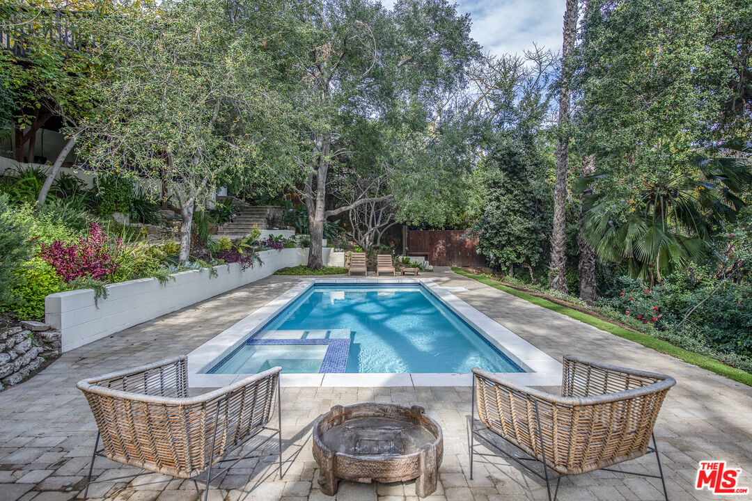 4458 Dundee Dr