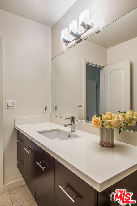 1301 17th St Unit: 102