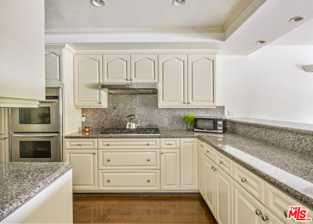 1301 17th St Unit: 102