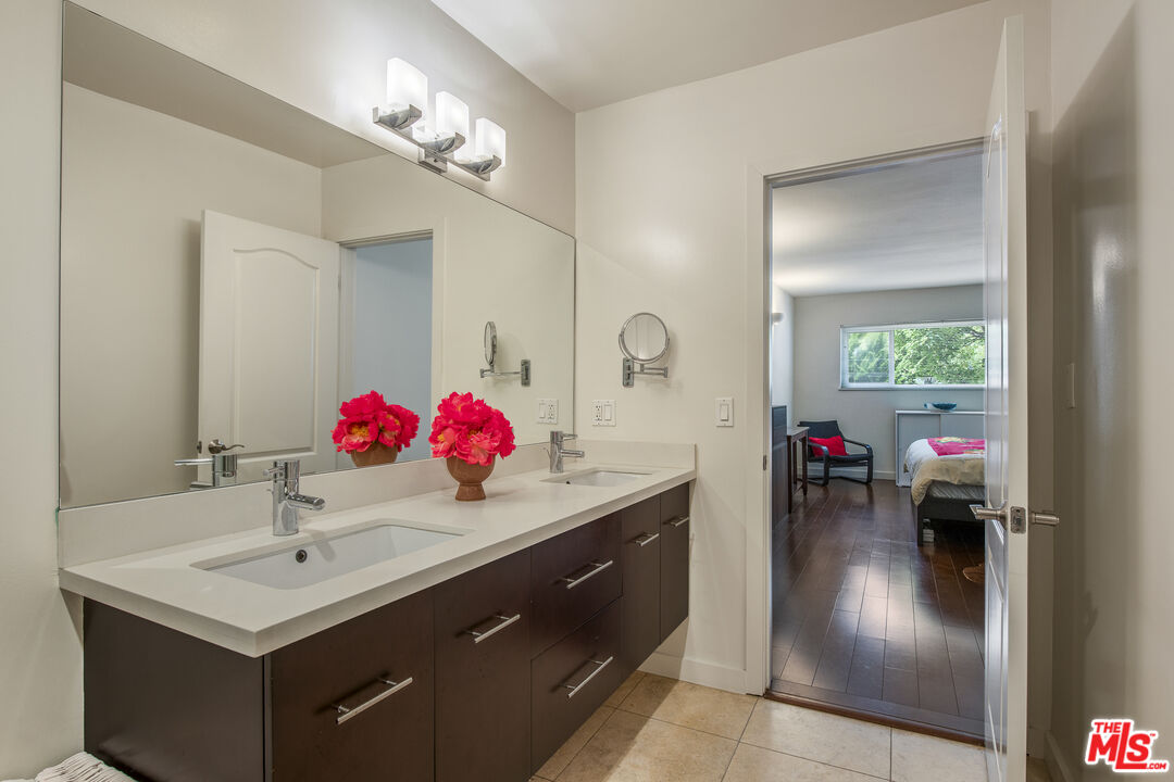 1301 17th St Unit: 102