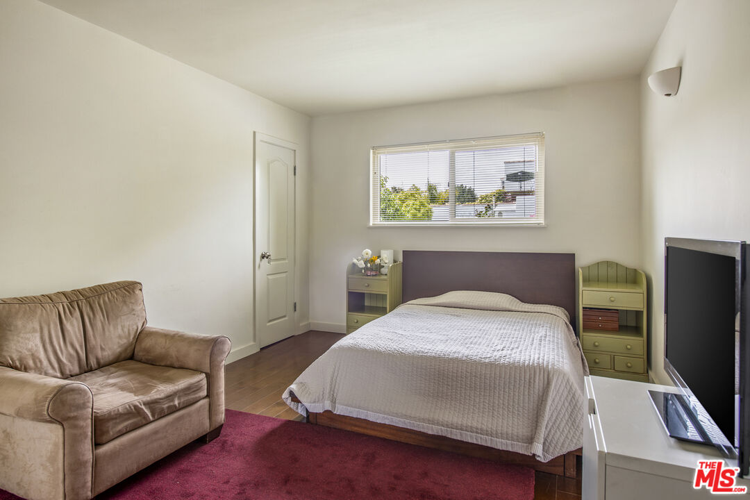 1301 17th St Unit: 102