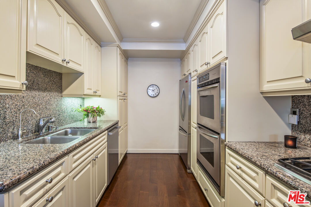 1301 17th St Unit: 102